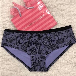 NWT VS Pink Low-Rise Hipster Panty Hiphugger M